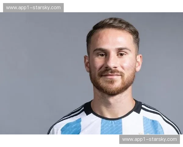 利物浦麦卡利斯特凌空斩 阿根廷中场远射功底深厚